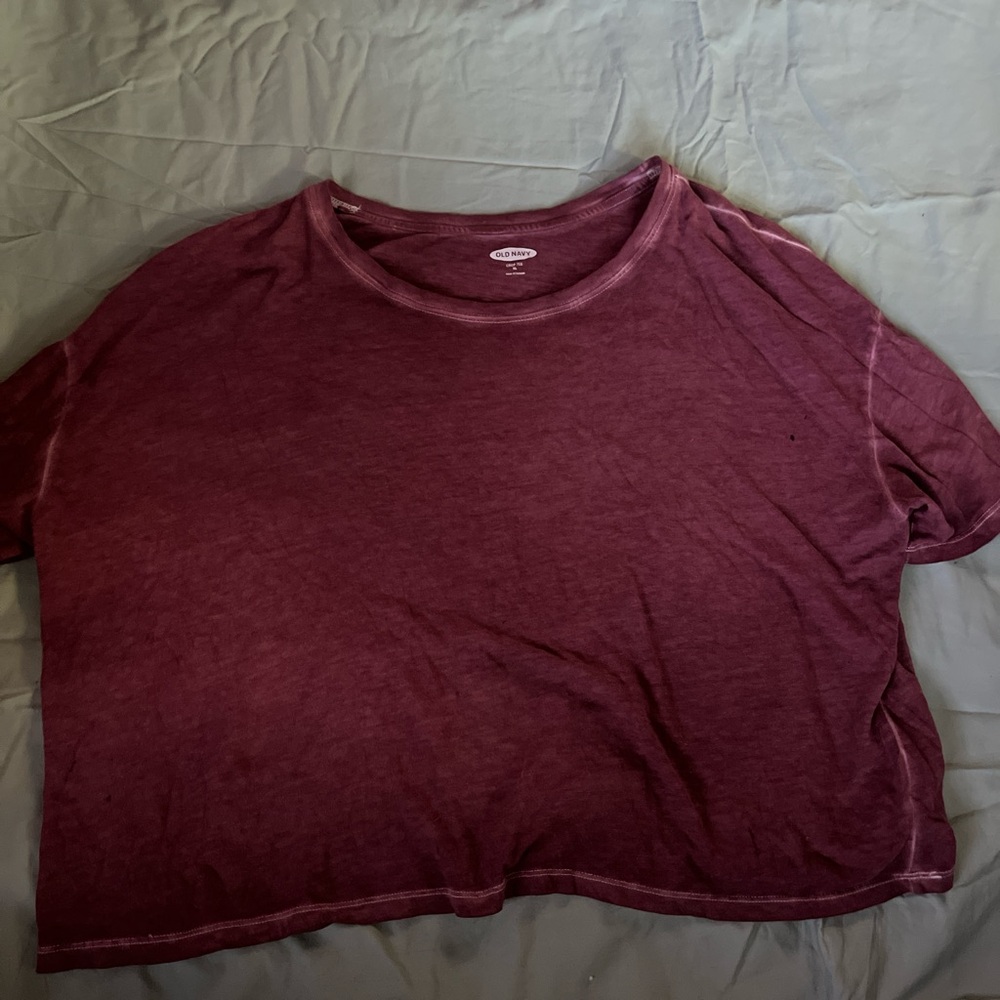cropped maroon t shirt